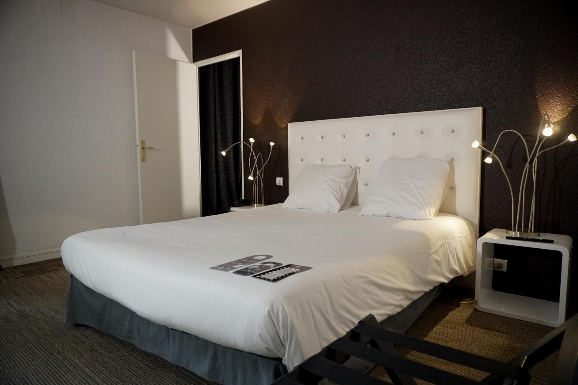 Enzo Hotels Diane - Logis แอมเนวีล ภายนอก รูปภาพ