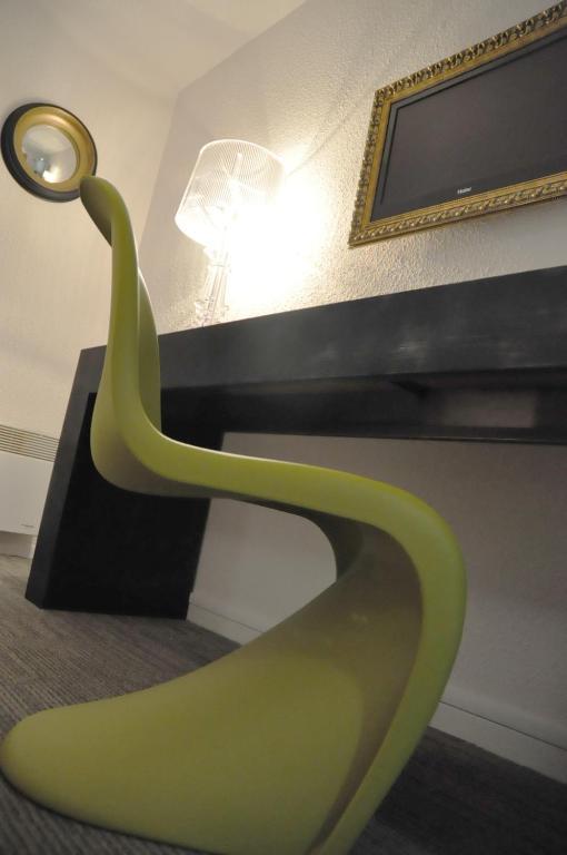 Enzo Hotels Diane - Logis แอมเนวีล ภายนอก รูปภาพ