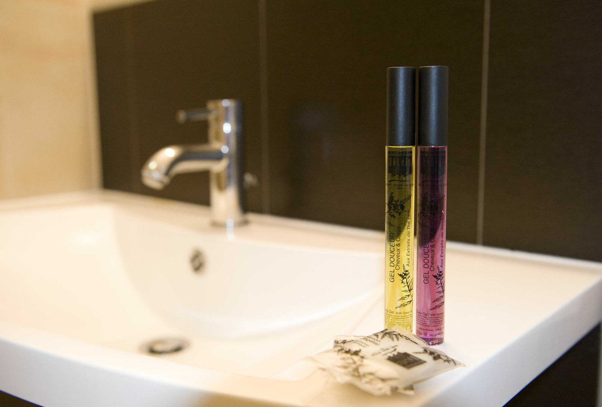 Enzo Hotels Diane - Logis แอมเนวีล ภายนอก รูปภาพ